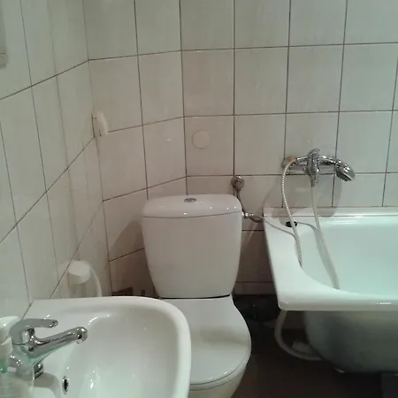 Klon Pokoje Goscinne Лодзь